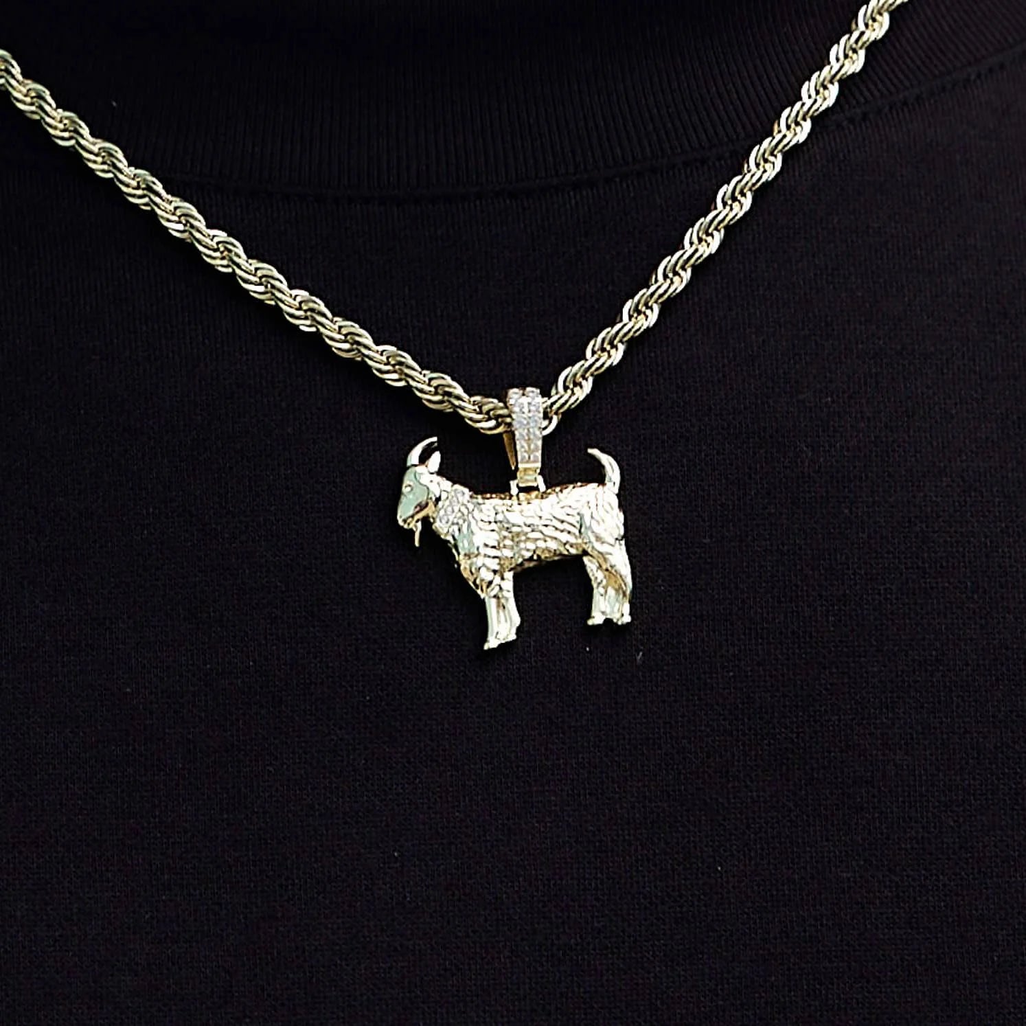 Micro Simple Goat Pendant in Yellow Gold