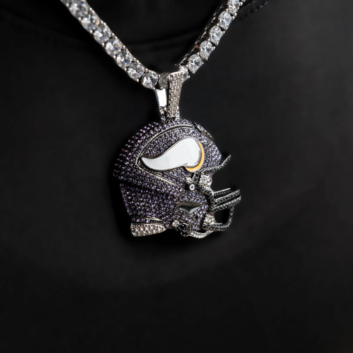 2025 Minnesota Vikings Team Helmet Pendant - White Gold