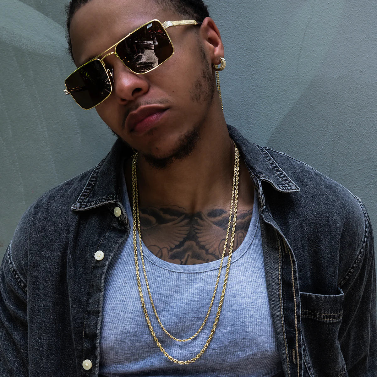 25th Street Sunglasses in Yellow Gold with Sunglass Chain
