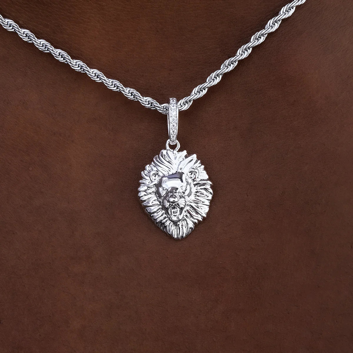 Mini Lion Pendant in White Gold