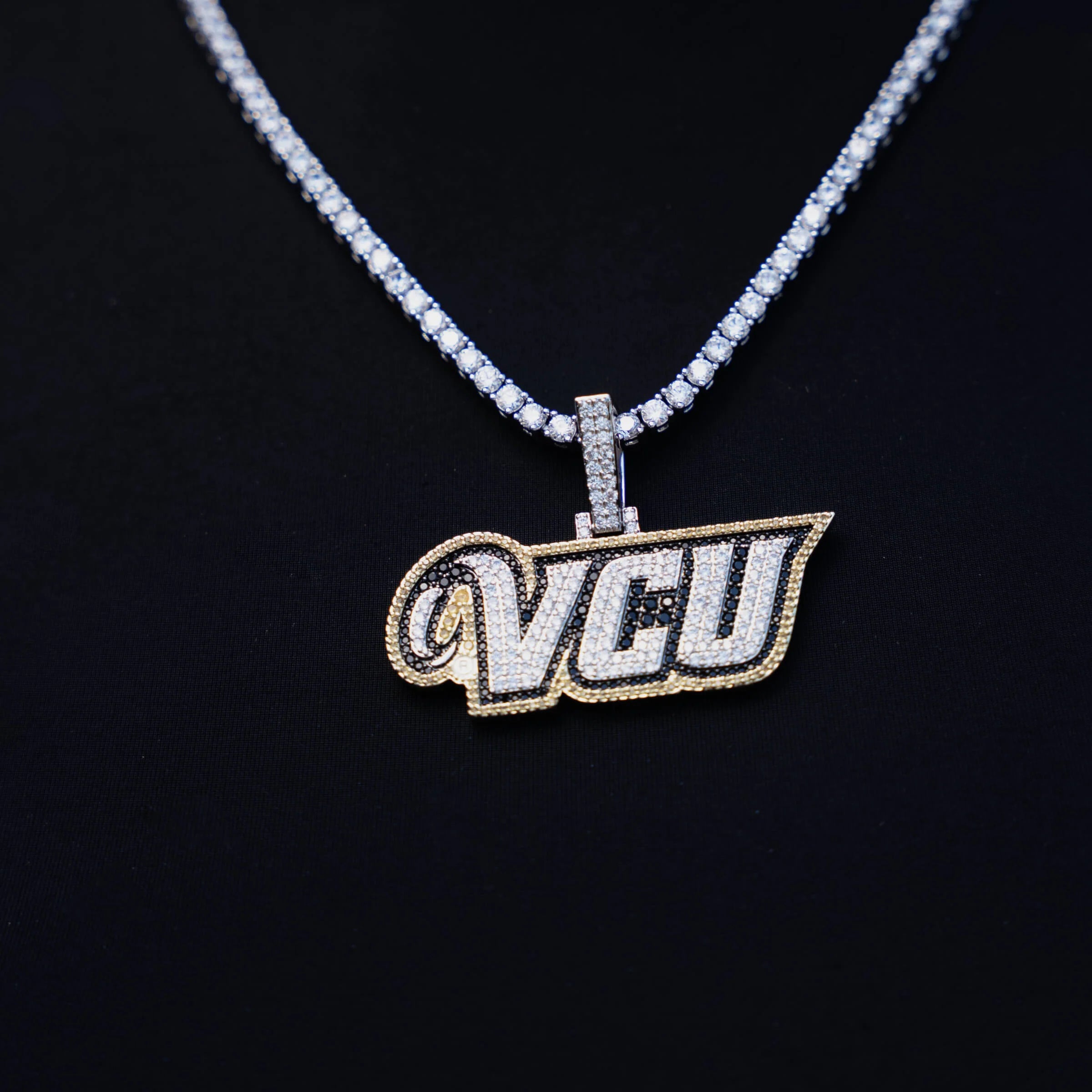 Virginia Commonwealth University Official NCAA Logo Pendant in White Gold