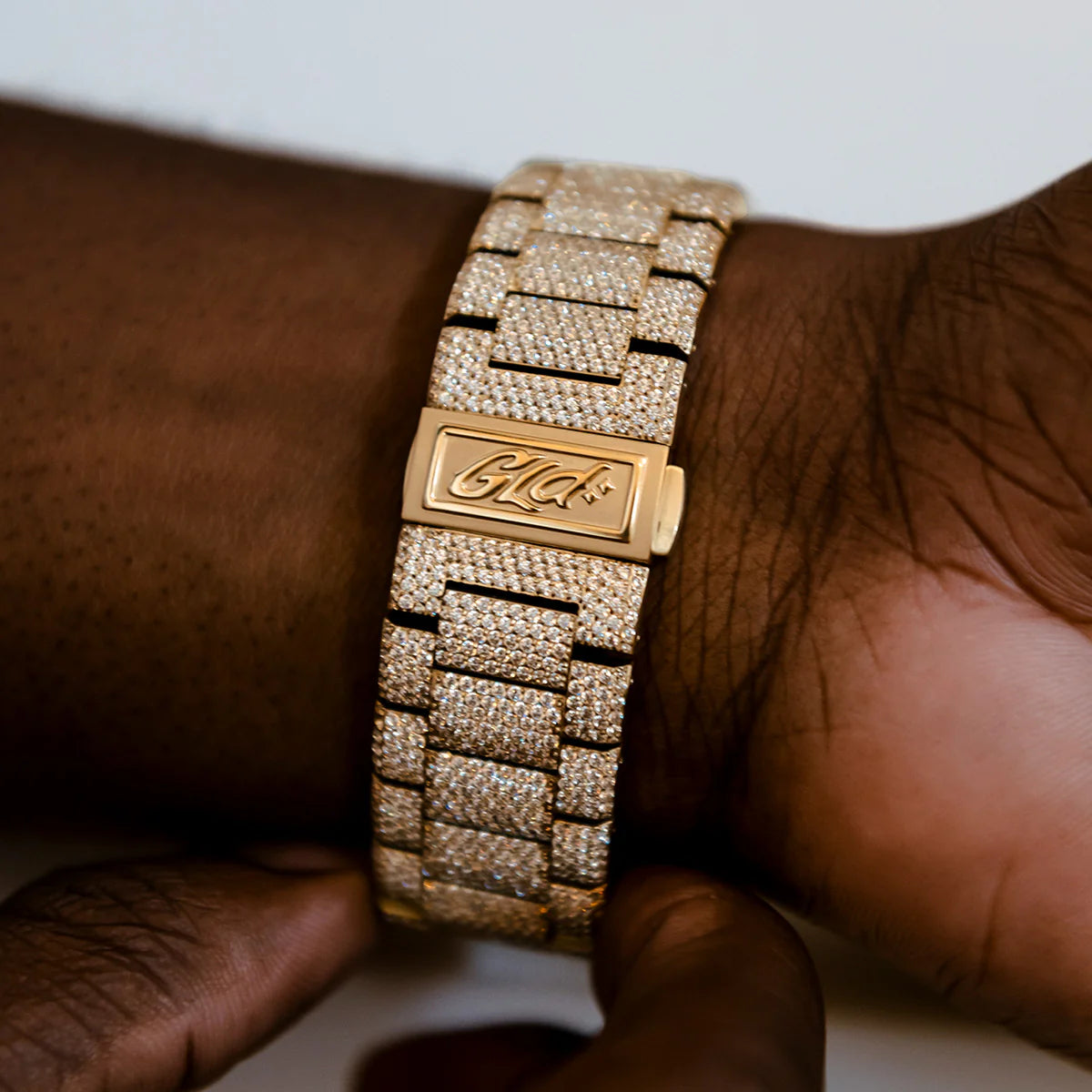 42MM Fully Iced Arabic Dial Alpha Era® in Gold