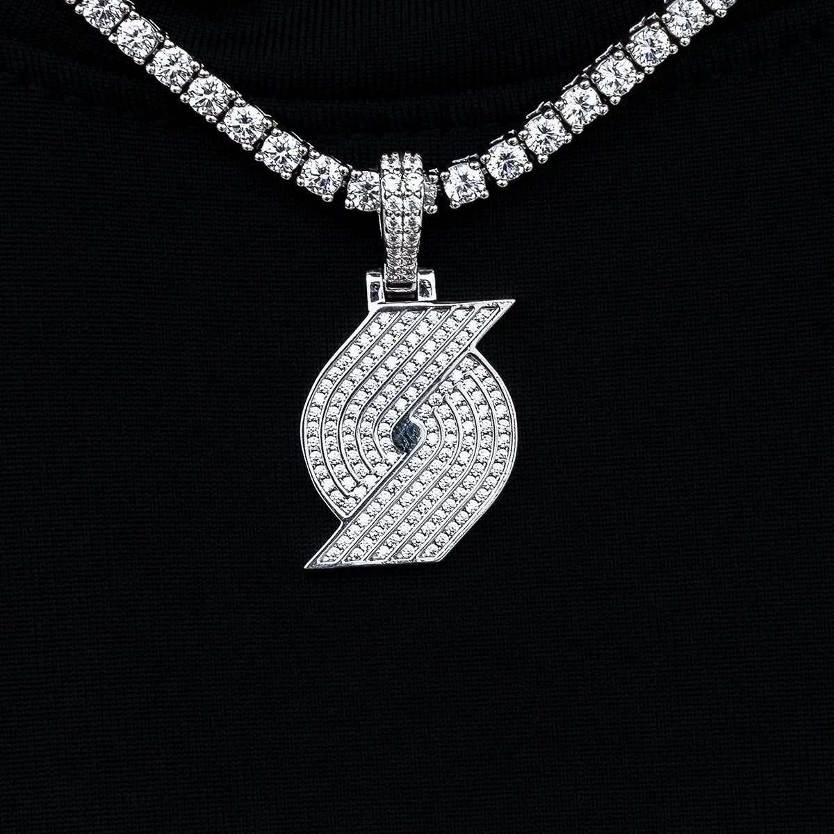 Portland Trail Blazers Official NBA Micro Logo Pendant in White Gold