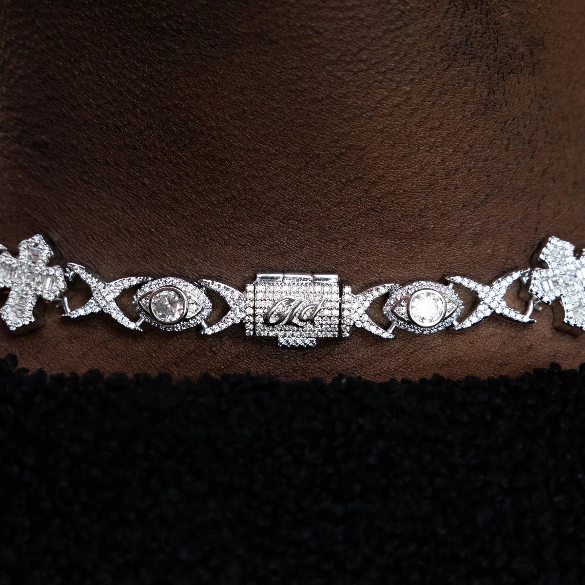 Baguette Cross Evil Eye Chain in White Gold - 16mm