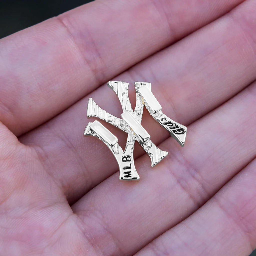 New York Yankees Iced Shoelace Charm - White Gold