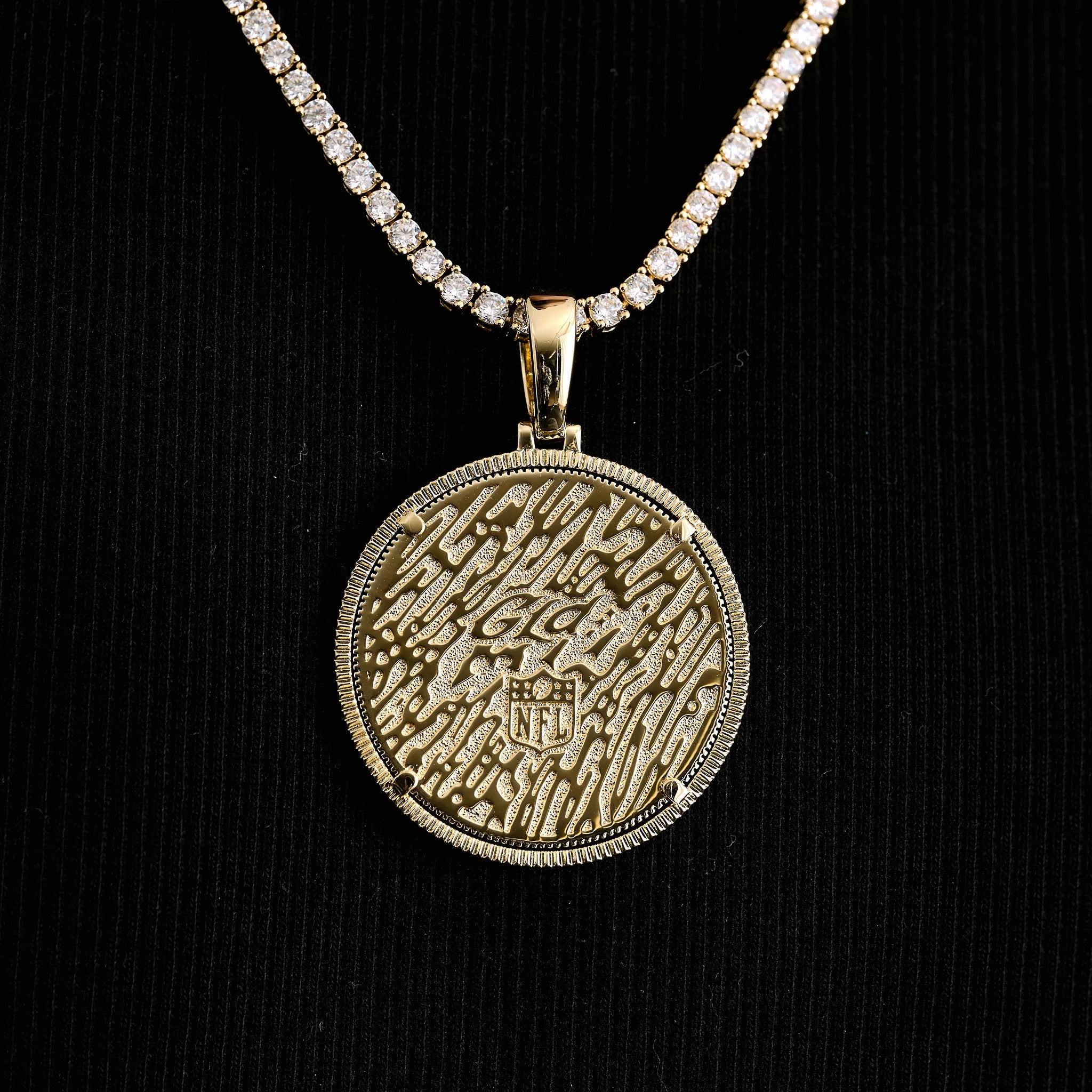 LA Rams Official NFL Coin Pendant in Yellow Gold