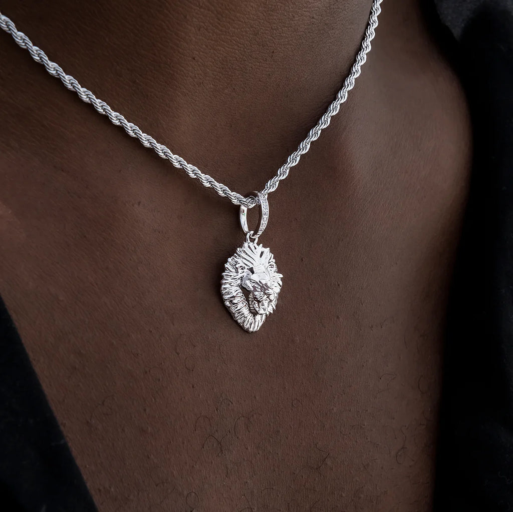 Mini Lion Pendant in White Gold